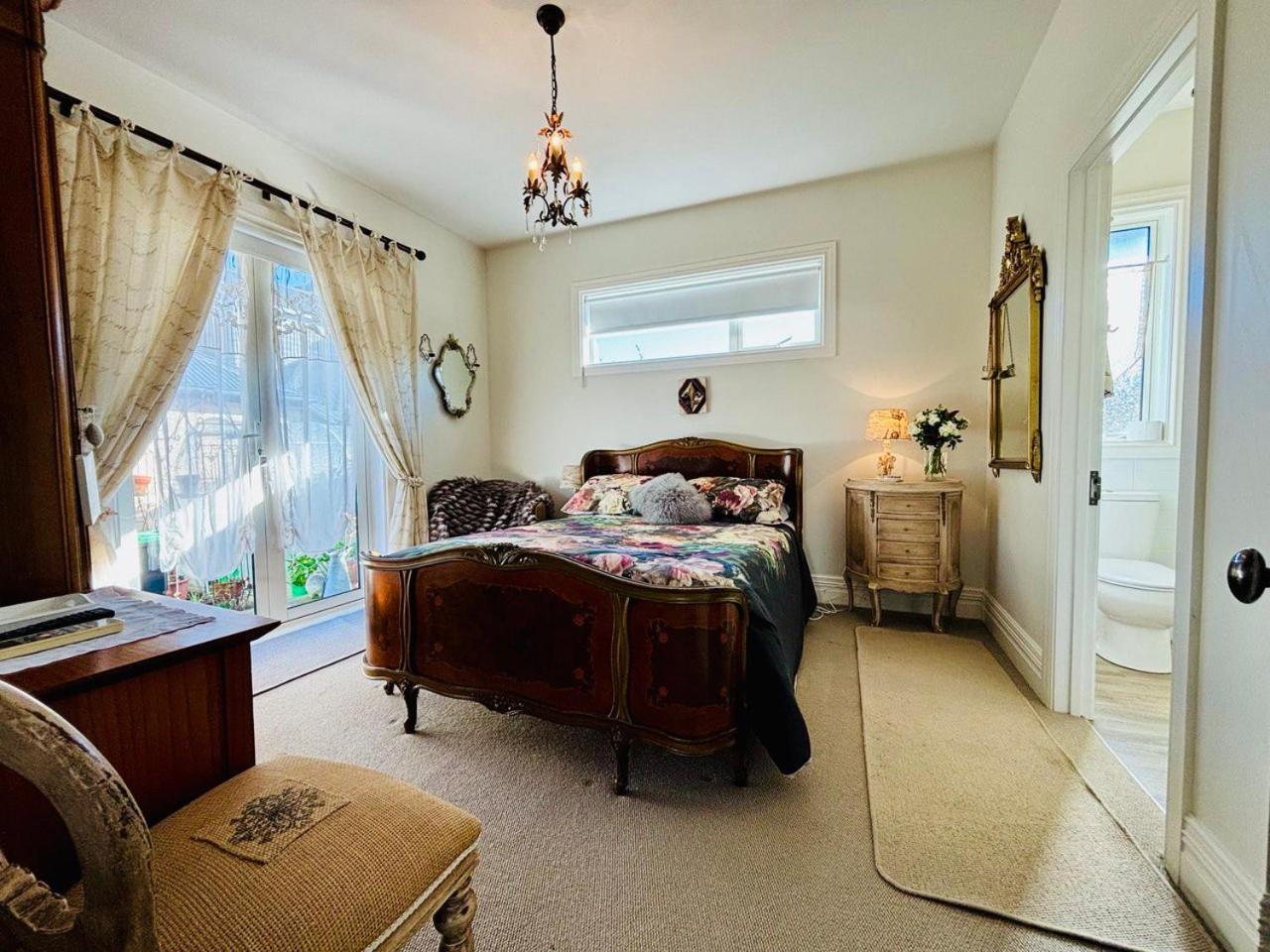 Papanui Paris Inspired Apartment Крайстчърч Екстериор снимка